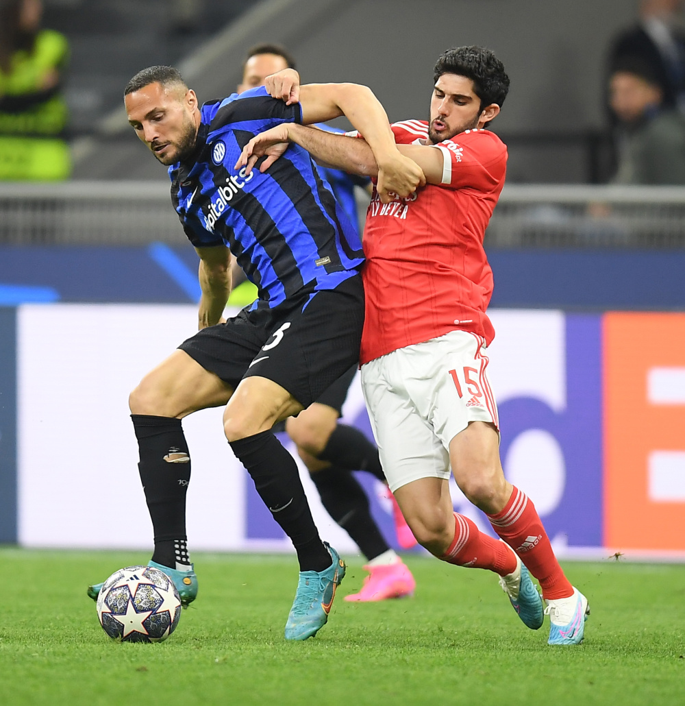 [图]莱昂纳德24+12库里27+6 快船主场险胜勇士