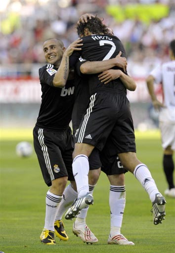 《刺客信条：影》新套装「幽冥之影」终极暗杀姿态展示