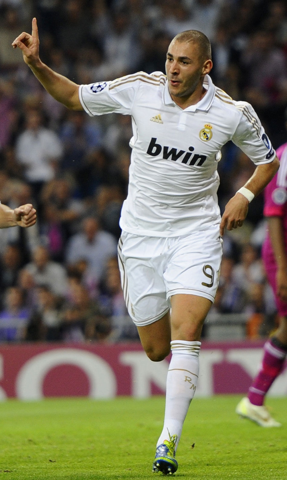 换阵收奇效 曼联主场胜喜鹊