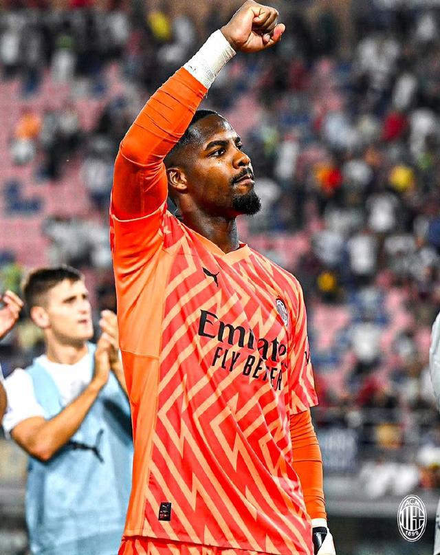 95比90险胜 张镇麟爆发创得分纪录 上海男篮过关